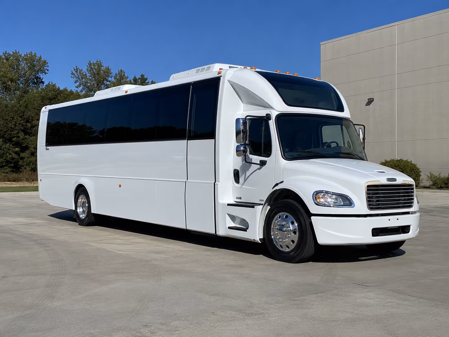 mission viejo 28 passenger party bus